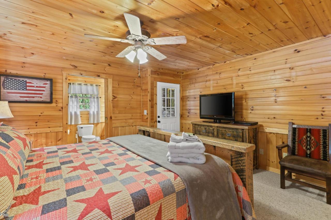 إليجاي 2 Separate Cabins Along A Peaceful Creek With Resort Amenities المظهر الخارجي الصورة