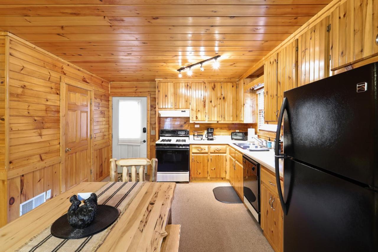 إليجاي 2 Separate Cabins Along A Peaceful Creek With Resort Amenities المظهر الخارجي الصورة